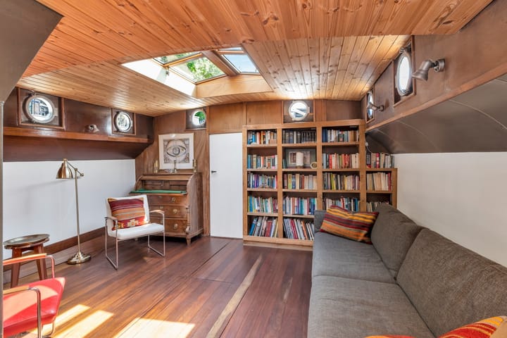 Photo 21 of Binnenkant 23-L