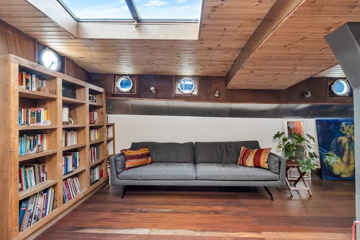 Photo 22 of Binnenkant 23-L