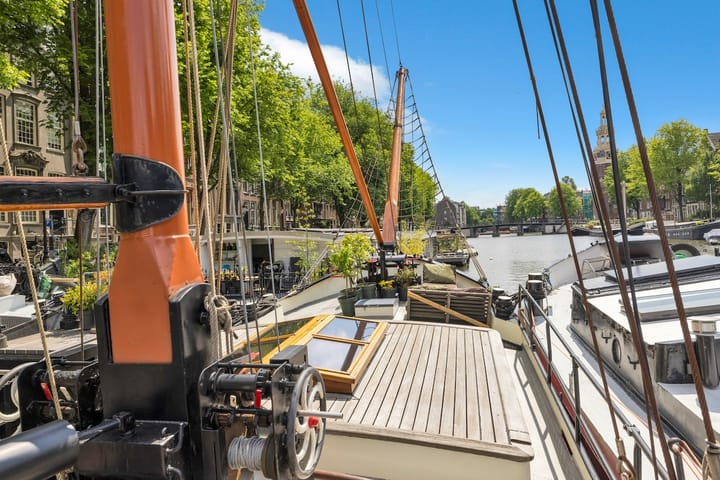 Photo 26 of Binnenkant 23-L