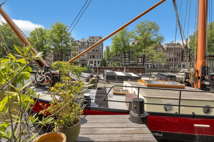 Photo 29 of Binnenkant 23-L