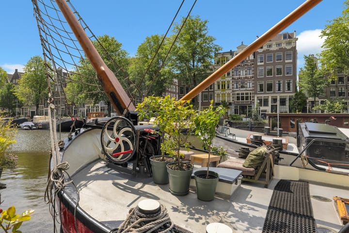 Photo 30 of Binnenkant 23-L