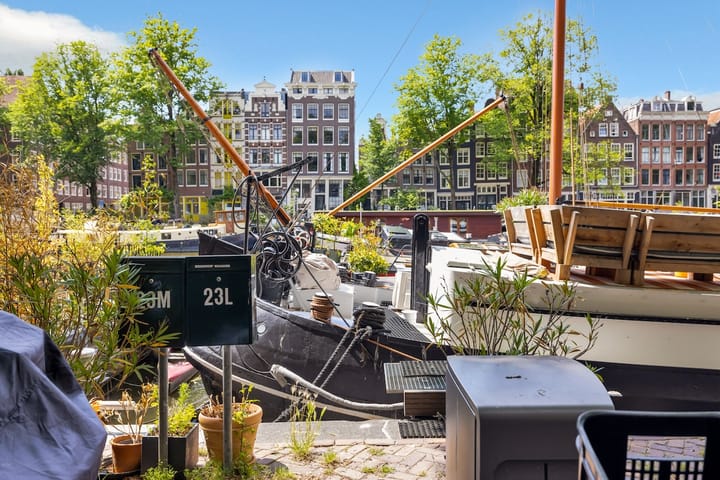 Photo 31 of Binnenkant 23-L