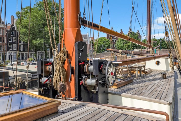 Photo 34 of Binnenkant 23-L