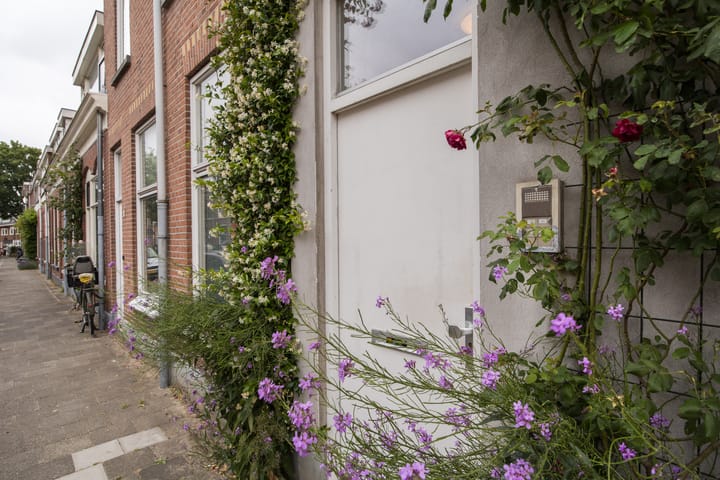 Photo 6 of Leliestraat 1-B