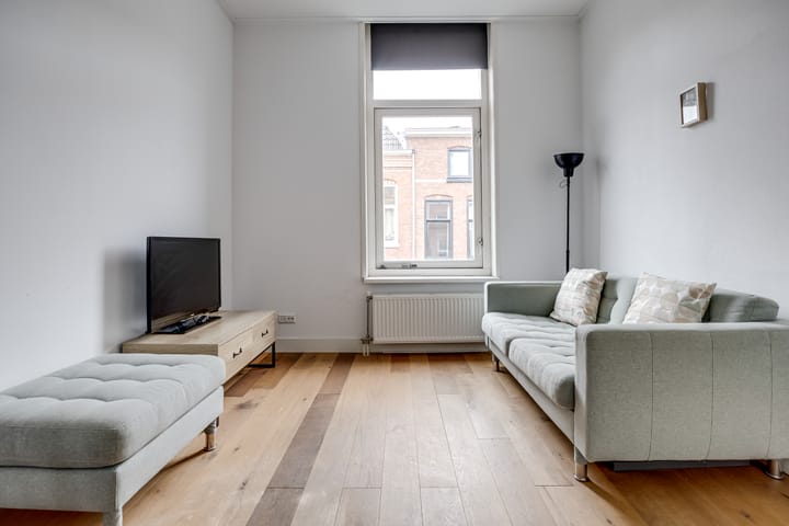 Photo 10 of Leliestraat 1-B