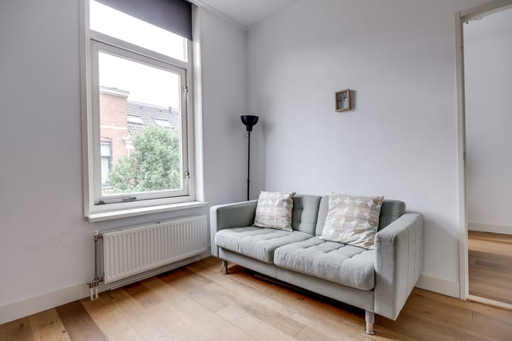 Photo 12 of Leliestraat 1-B