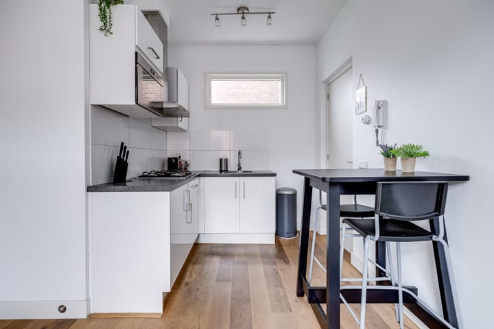 Photo 14 of Leliestraat 1-B