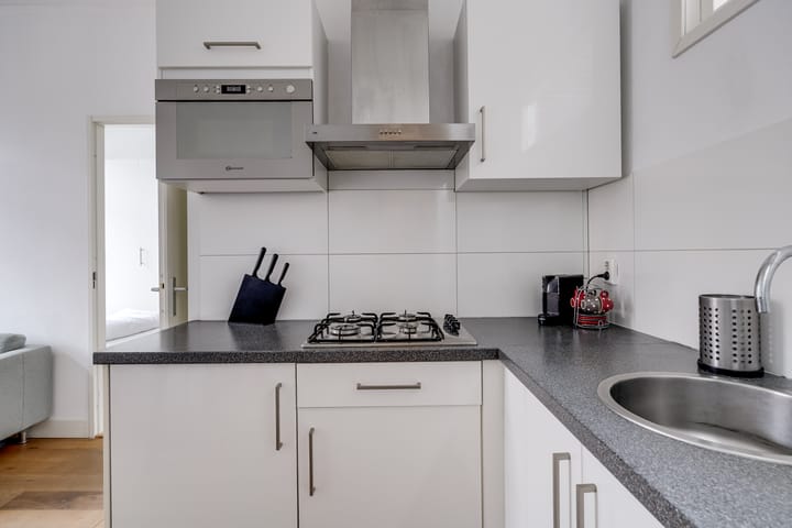 Photo 17 of Leliestraat 1-B