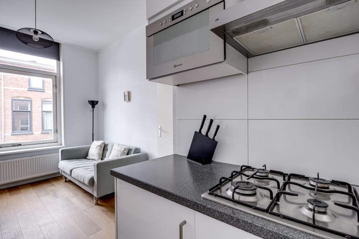 Photo 18 of Leliestraat 1-B