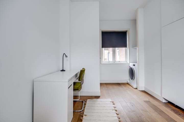 Photo 25 of Leliestraat 1-B