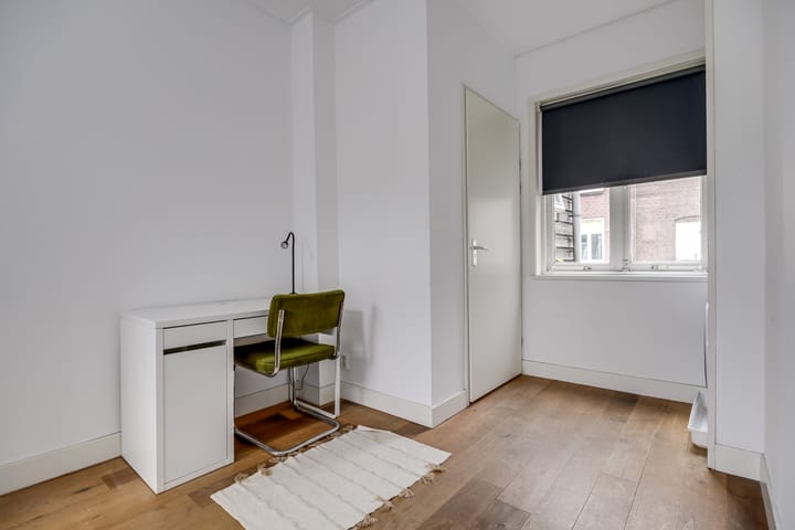 Photo 26 of Leliestraat 1-B