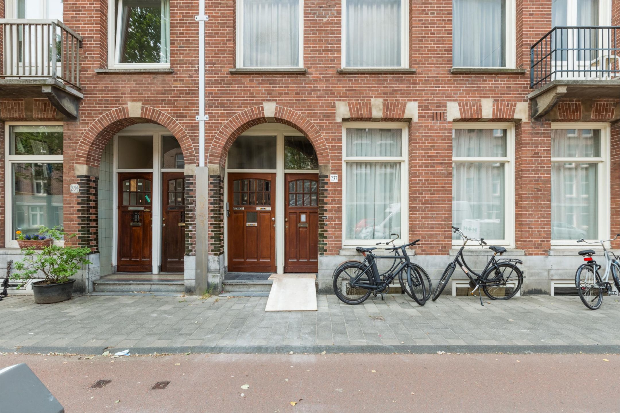 Foto 12 van Admiraal De Ruijterweg 237-2