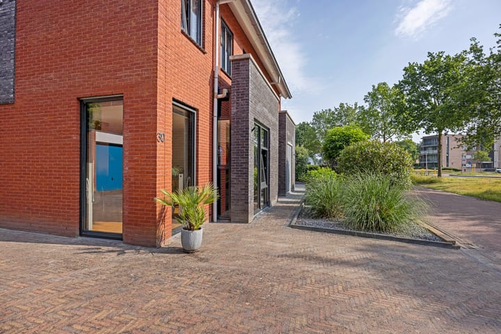 Photo 8 of Overstoep 30