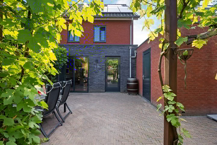 Photo 49 of Overstoep 30