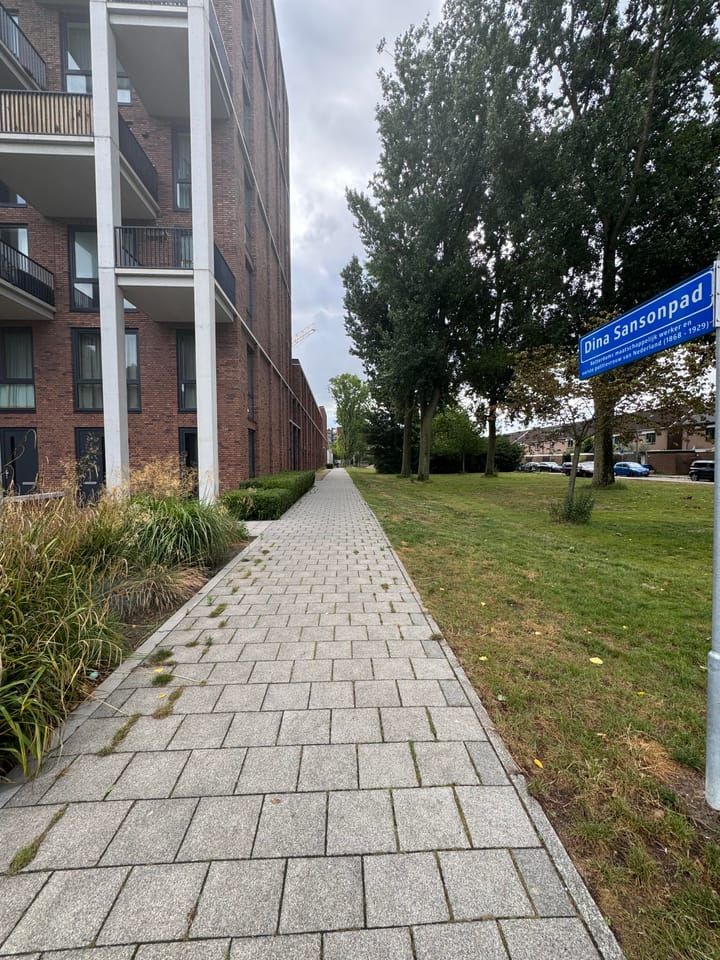 Foto 2 van Dina Sansonpad 7