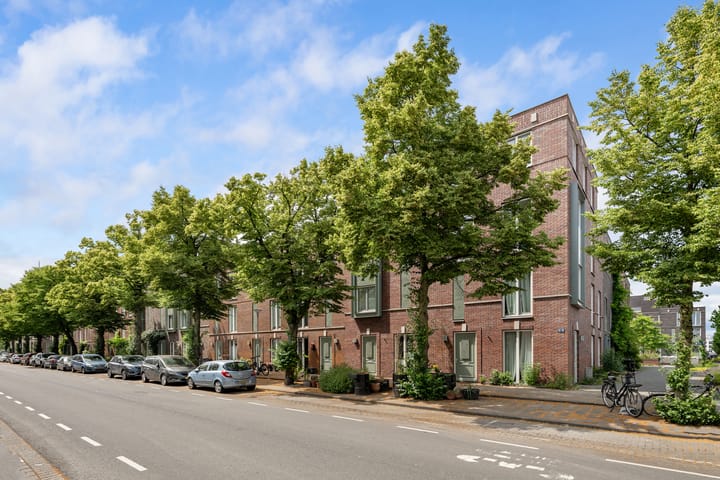 Foto 6 van Roentgenstraat 61