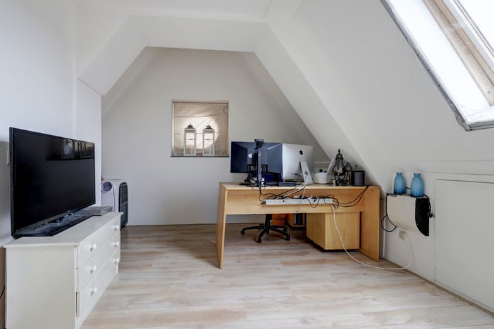 Photo 21 of Horst 13