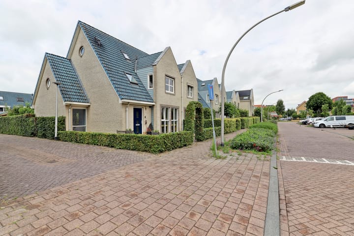 Photo 36 of Horst 13