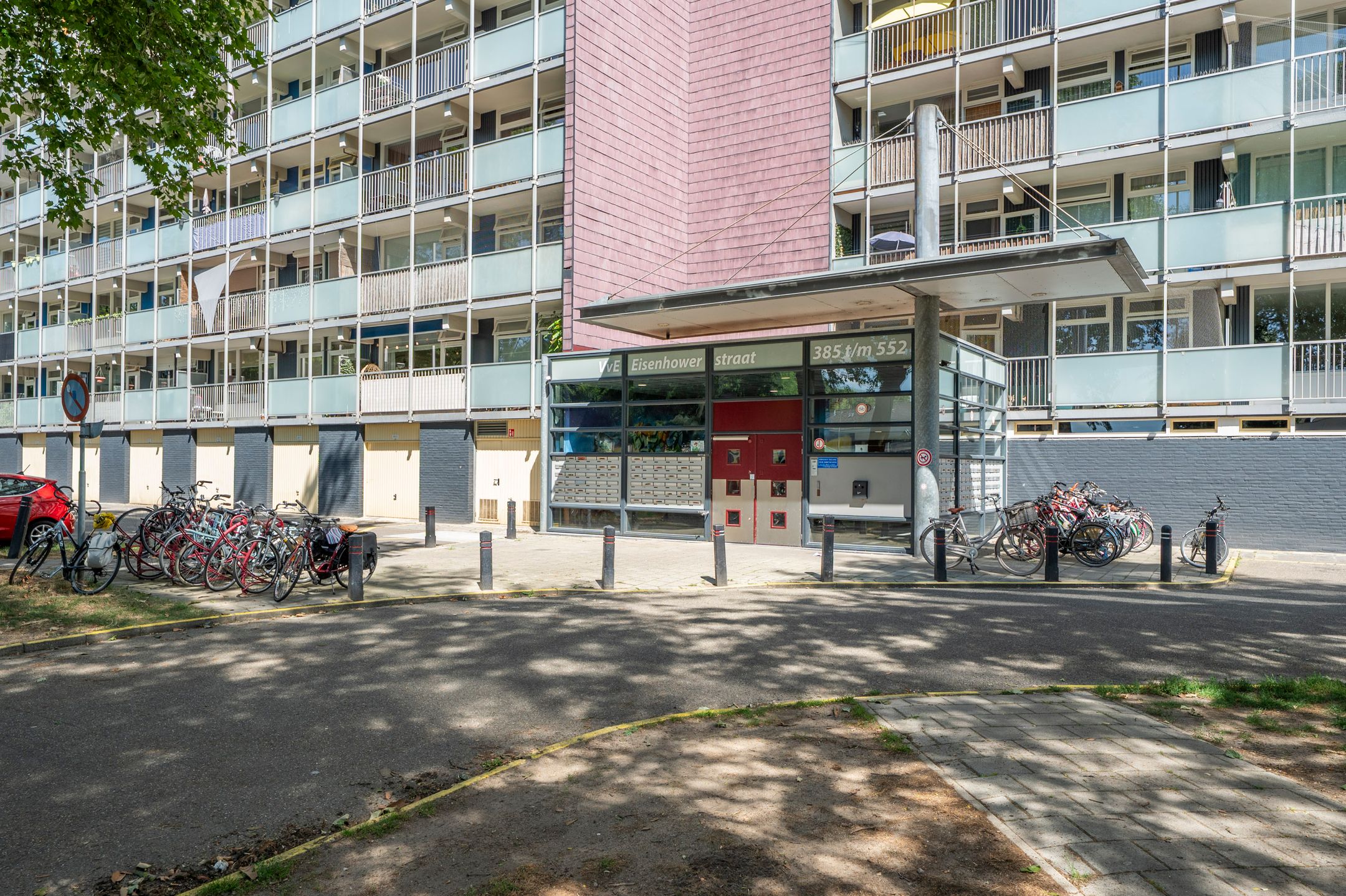 Photo 21 of Eisenhowerstraat 424