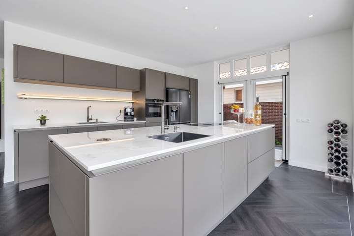 Photo 3 of Mari Andriessenhof 10