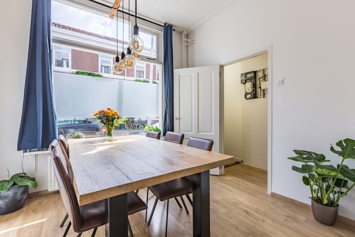 Foto 8 van Riouwstraat 77