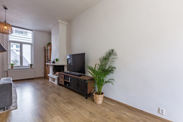 Foto 10 van Riouwstraat 77