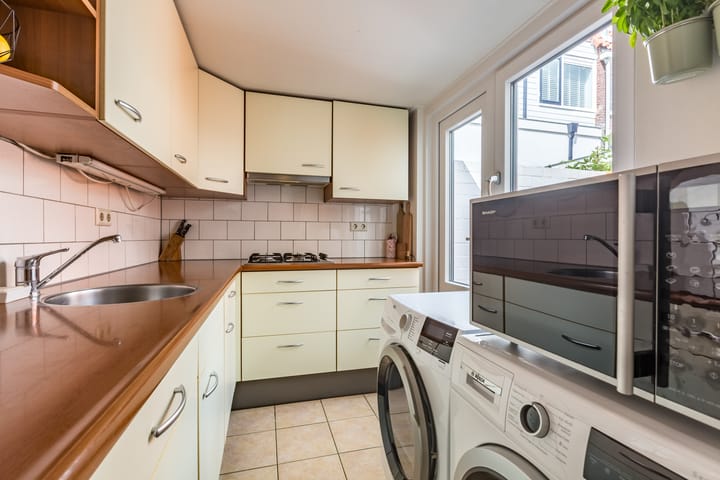 Foto 13 van Riouwstraat 77