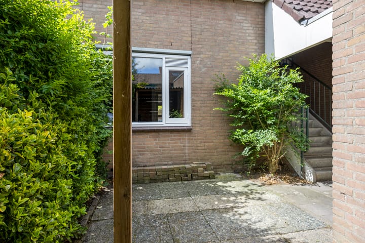 Photo 16 of Bert Haanstrastrook 73