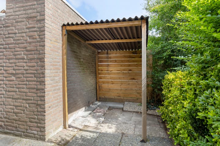 Photo 17 of Bert Haanstrastrook 73