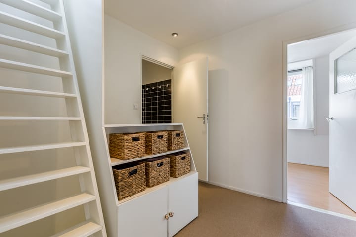 Foto 32 van Riouwstraat 77