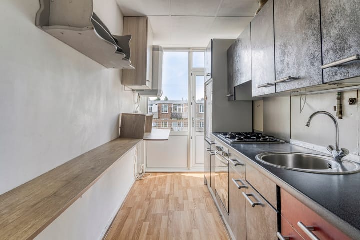 Photo 12 of René van Chalônstraat 29