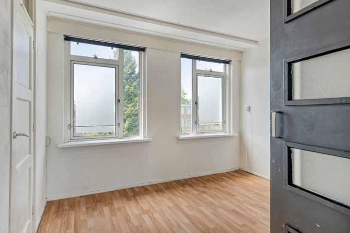 Photo 17 of René van Chalônstraat 29