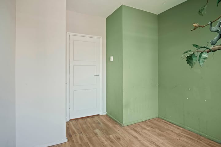 Photo 25 of René van Chalônstraat 29