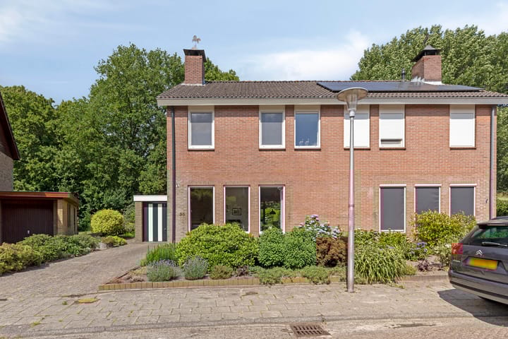 Foto 21 van van Bothnialaan 35