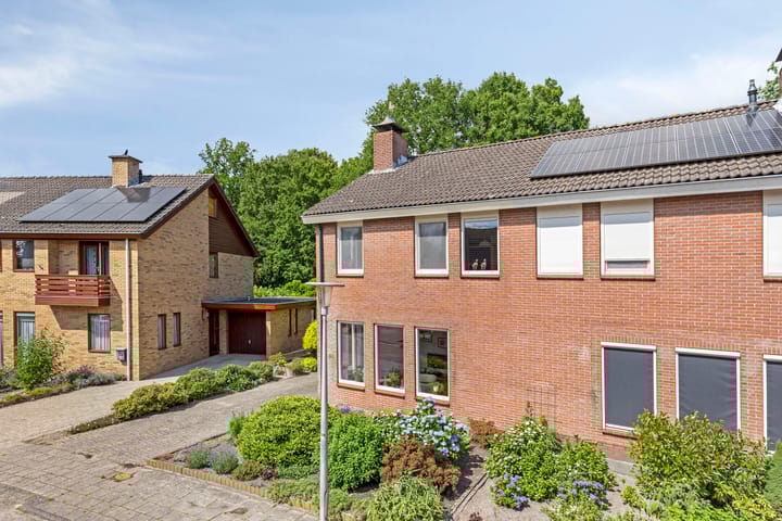 Foto 24 van van Bothnialaan 35