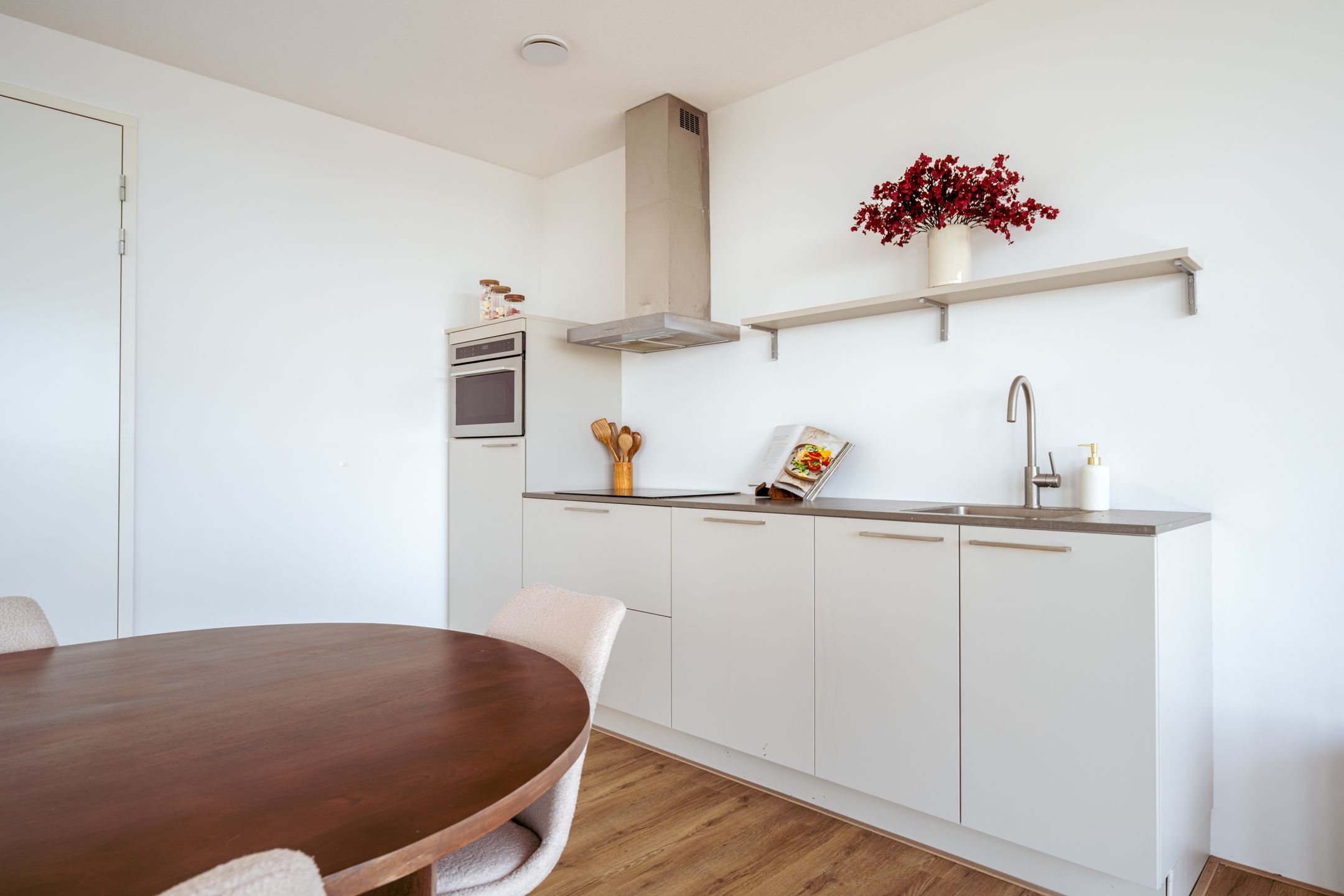 Photo 9 of Oostenburgermiddenstraat 493