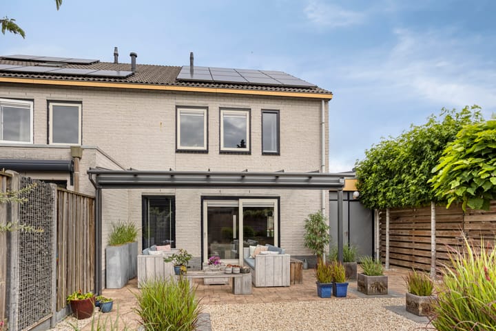 Foto 2 van Revelmanstraat 2