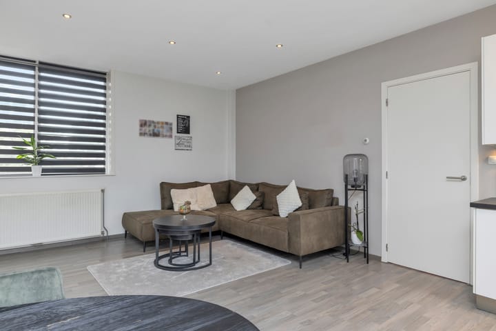 Foto 13 van Plutolaan 23