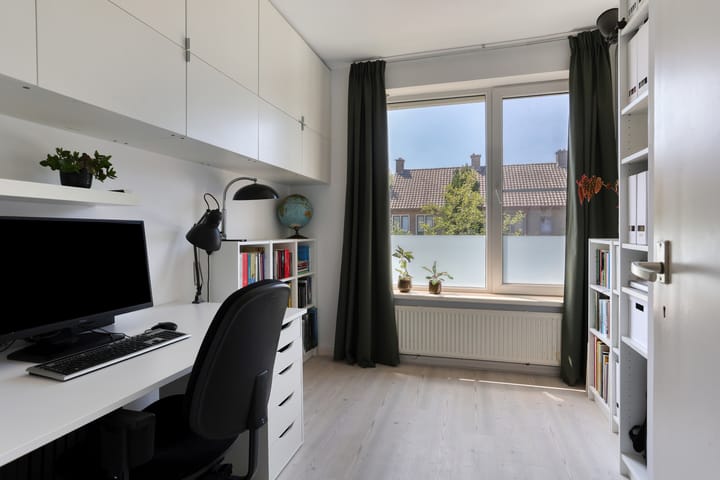 Foto 17 van van Hardenbroeklaan 19