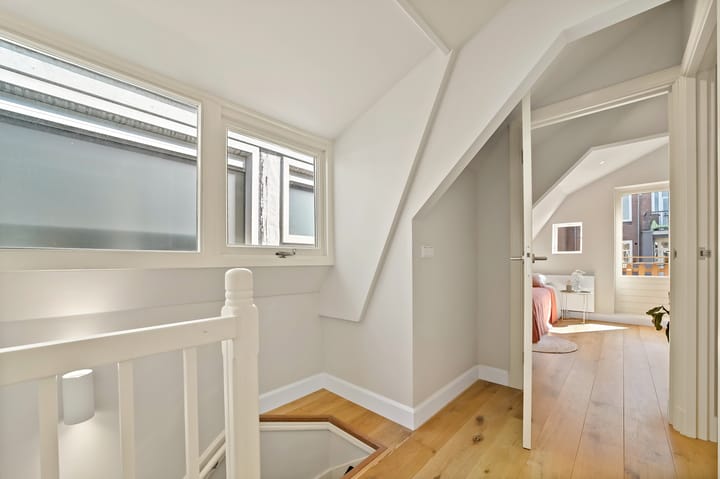 Foto 28 van Zestienhovenstraat 48-A