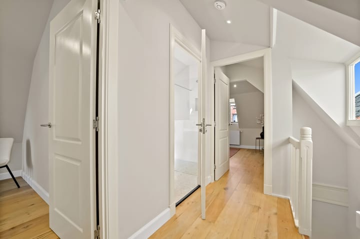 Foto 29 van Zestienhovenstraat 48-A