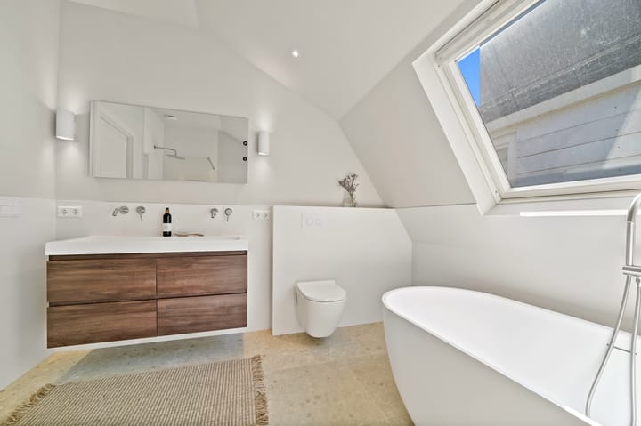 Foto 30 van Zestienhovenstraat 48-A