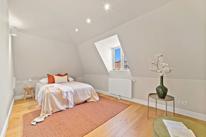 Foto 33 van Zestienhovenstraat 48-A