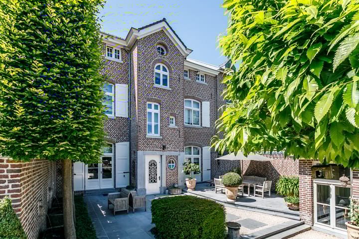 Kerkstraat 8