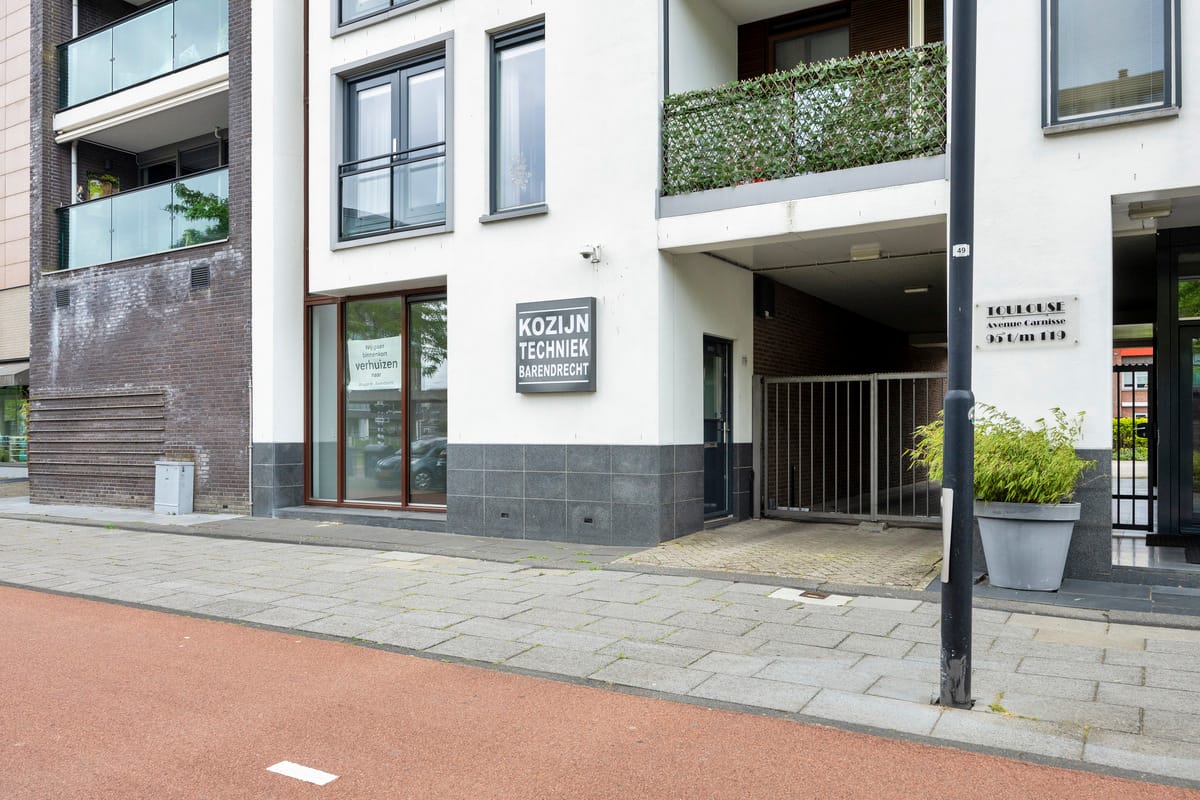 Bekijk foto 2 van Avenue Carnisse 119