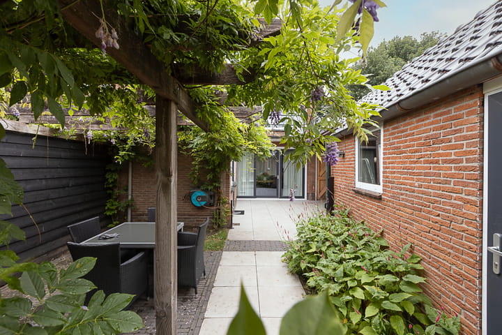 Photo 33 of Trompstraat 3