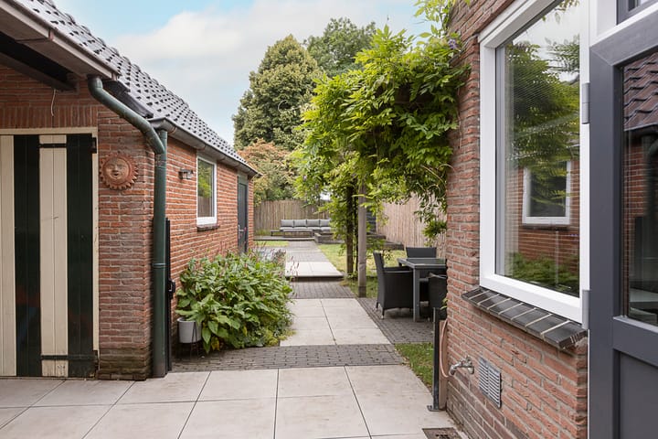 Photo 34 of Trompstraat 3