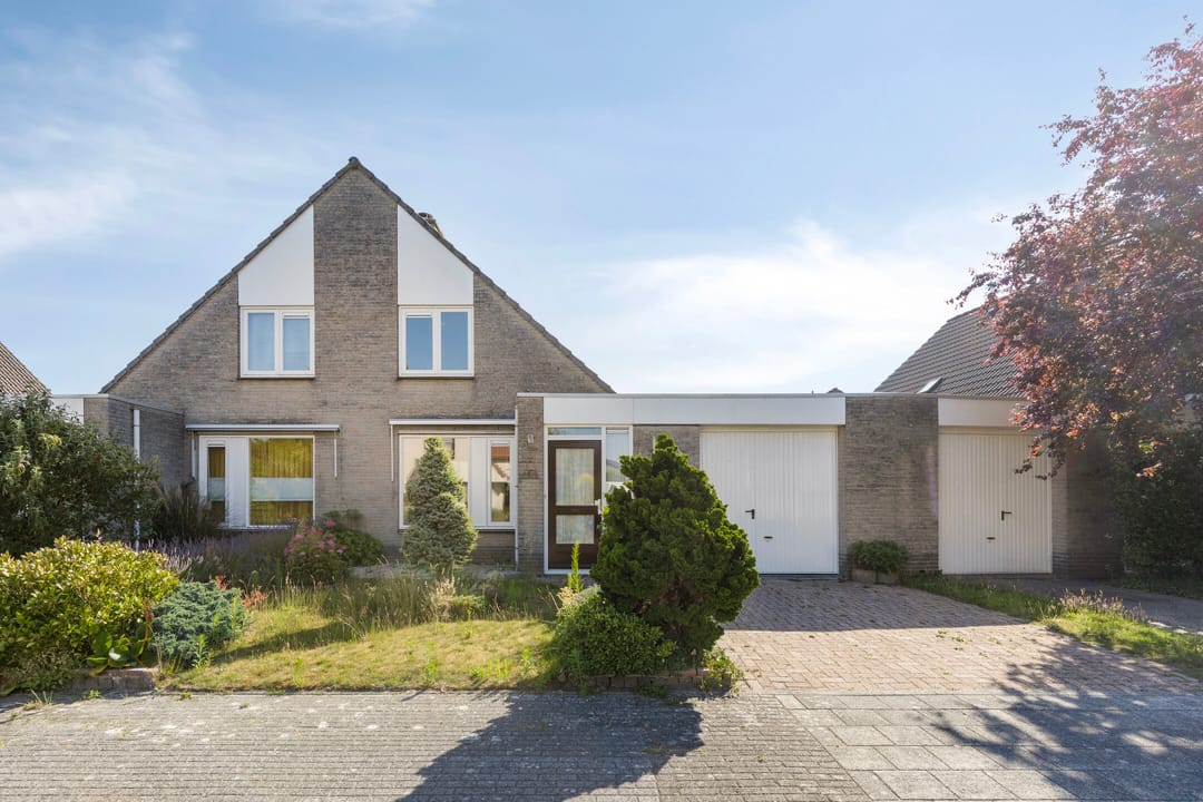 Huis te koop: Duinakker 16 9302 DD Roden [Funda]