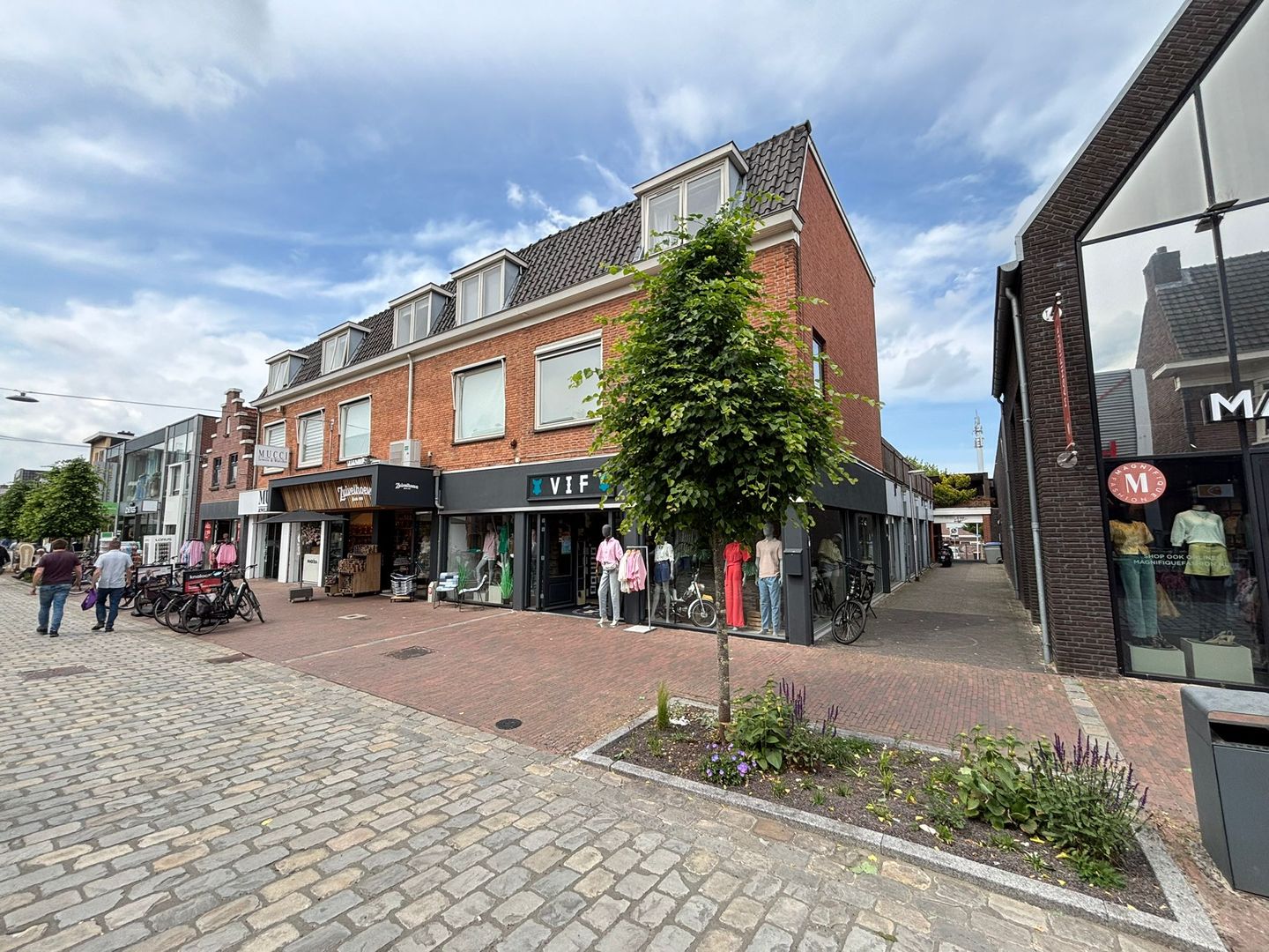 View photo 2 of Haarstraat 22