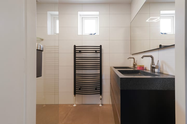 Photo 22 of Hugo van der Goesstraat 6